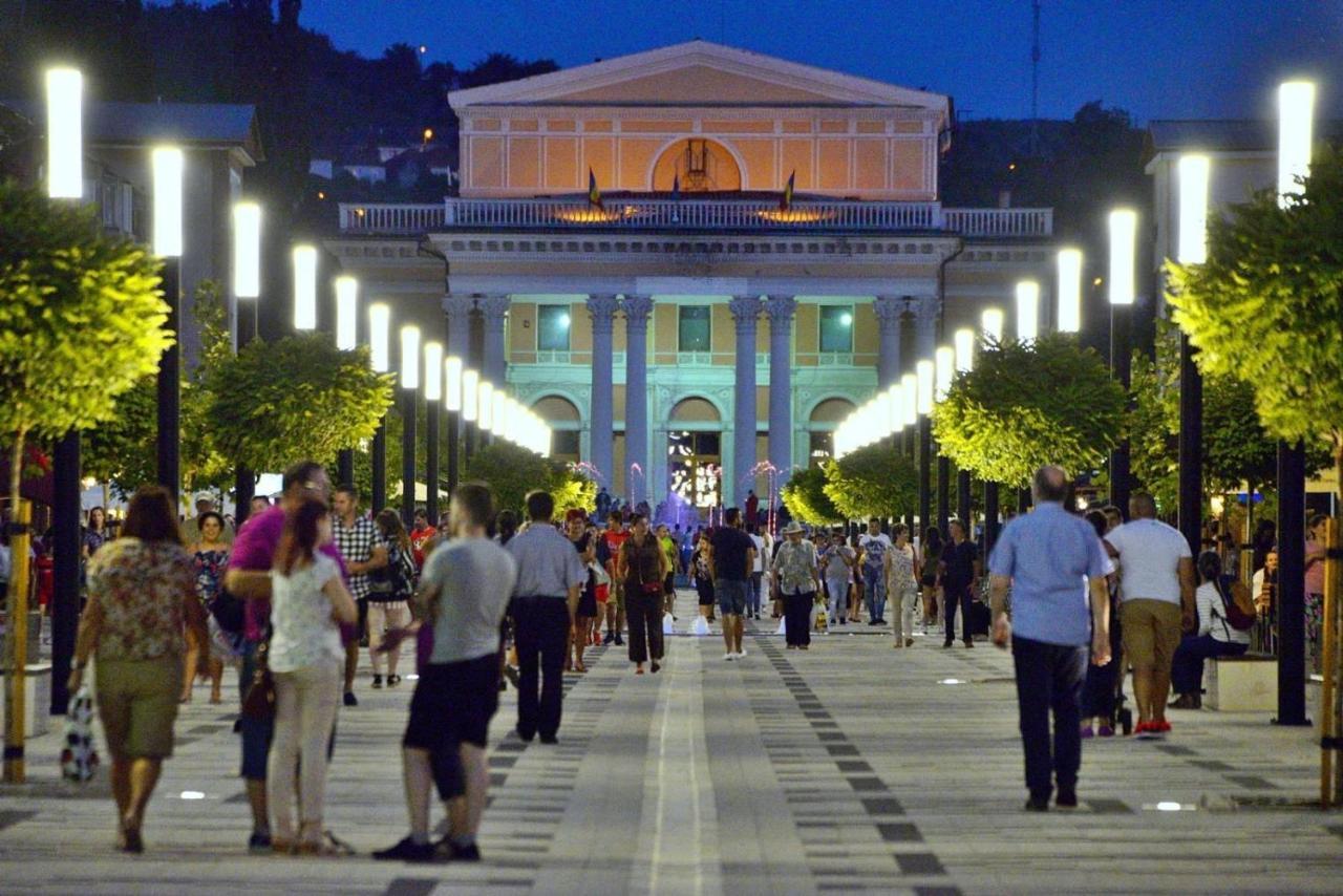 Caris Home Хунедоара Екстер'єр фото