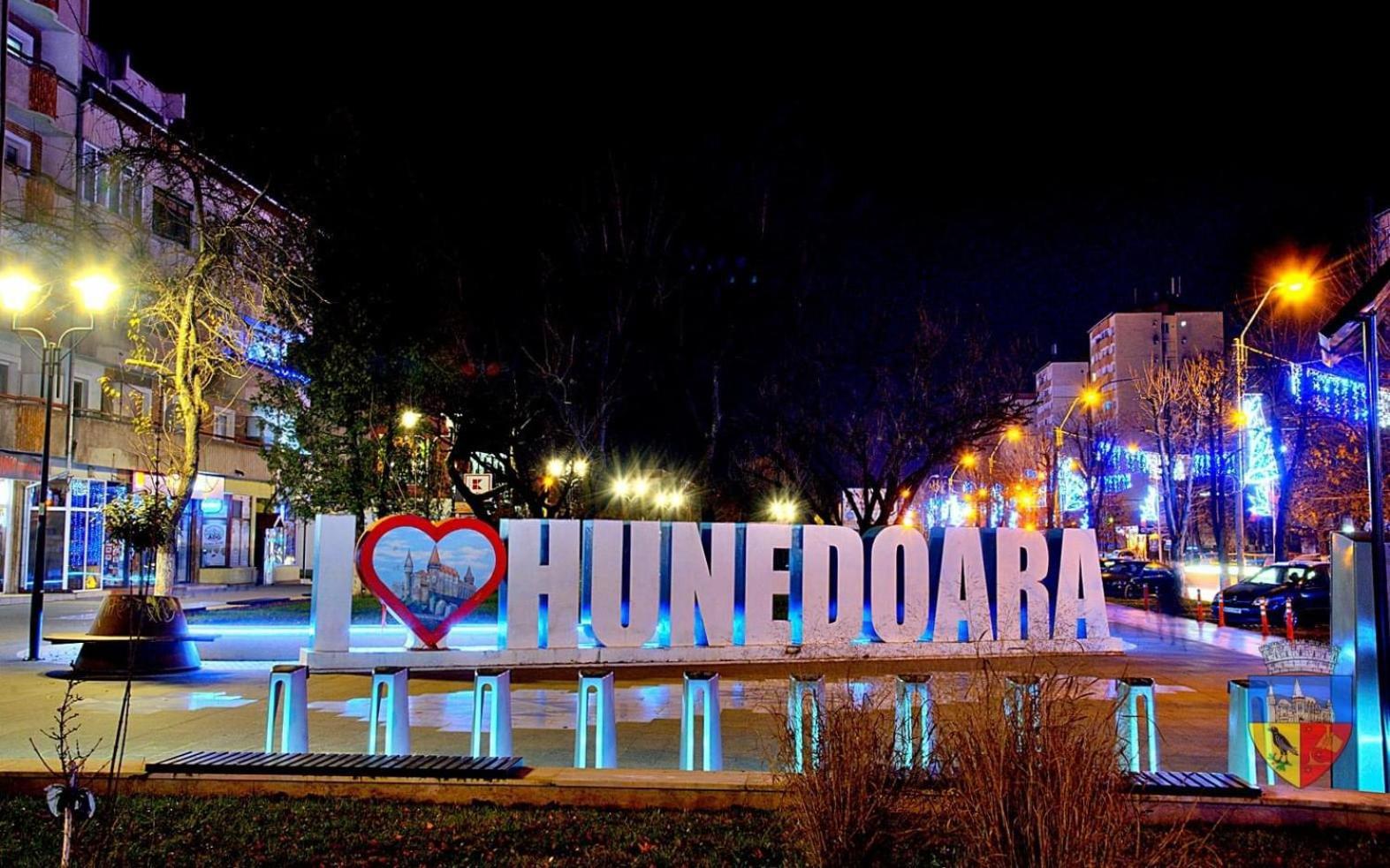 Caris Home Хунедоара Екстер'єр фото